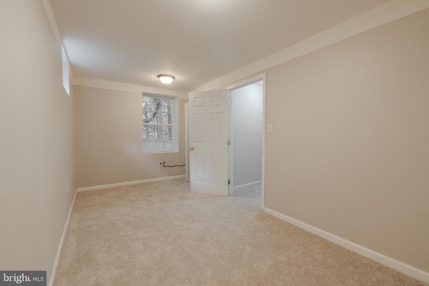 2424 Woodland Court photo 25