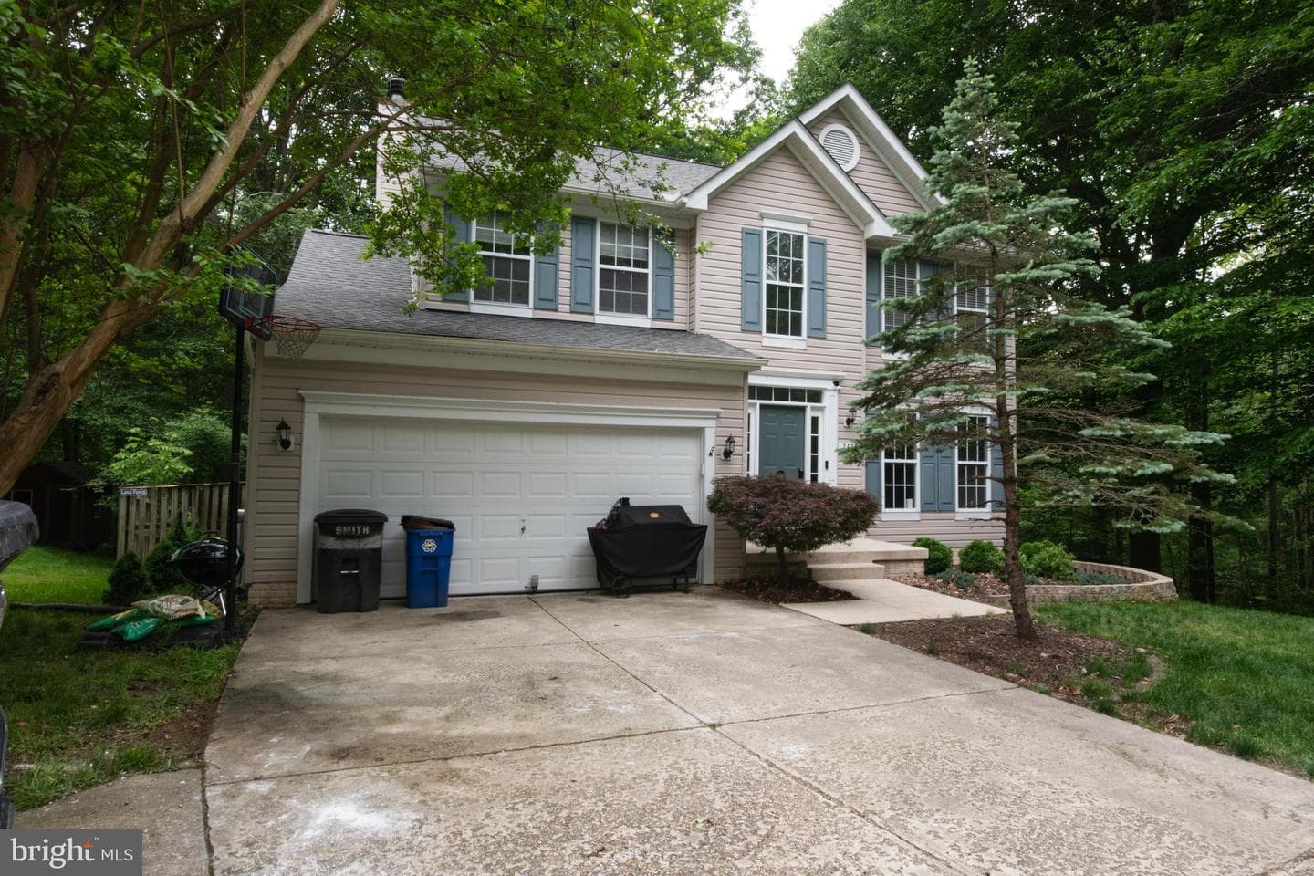2424 Woodland Court photo 3