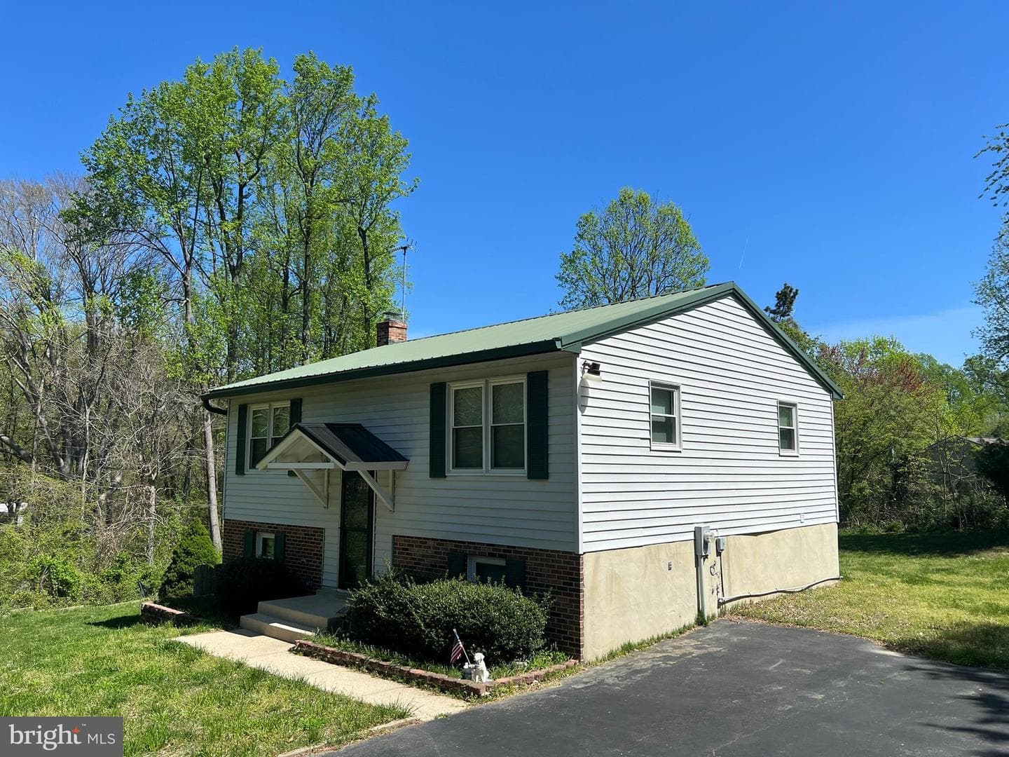 2811 Glasgow Way photo 3
