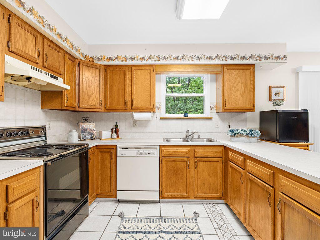 8210 Sycamore Circle photo 10