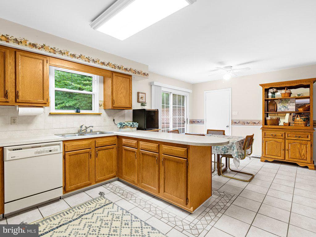 8210 Sycamore Circle photo 12