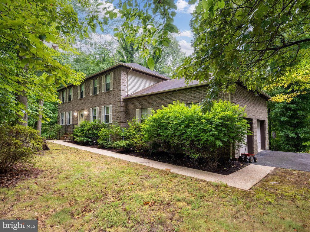 8210 Sycamore Circle photo 2