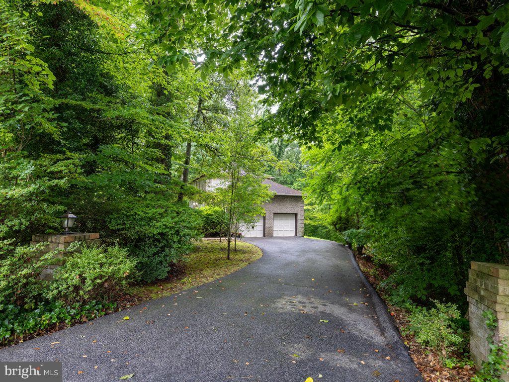 8210 Sycamore Circle photo 3