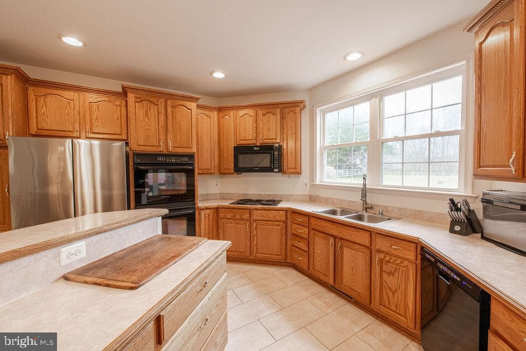 9165 Megatha Lane photo 40