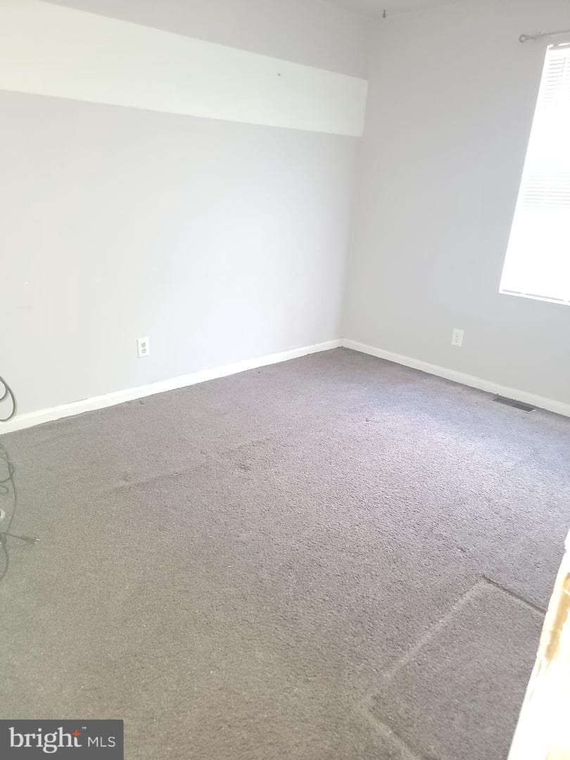 2024 Yew Court photo 5