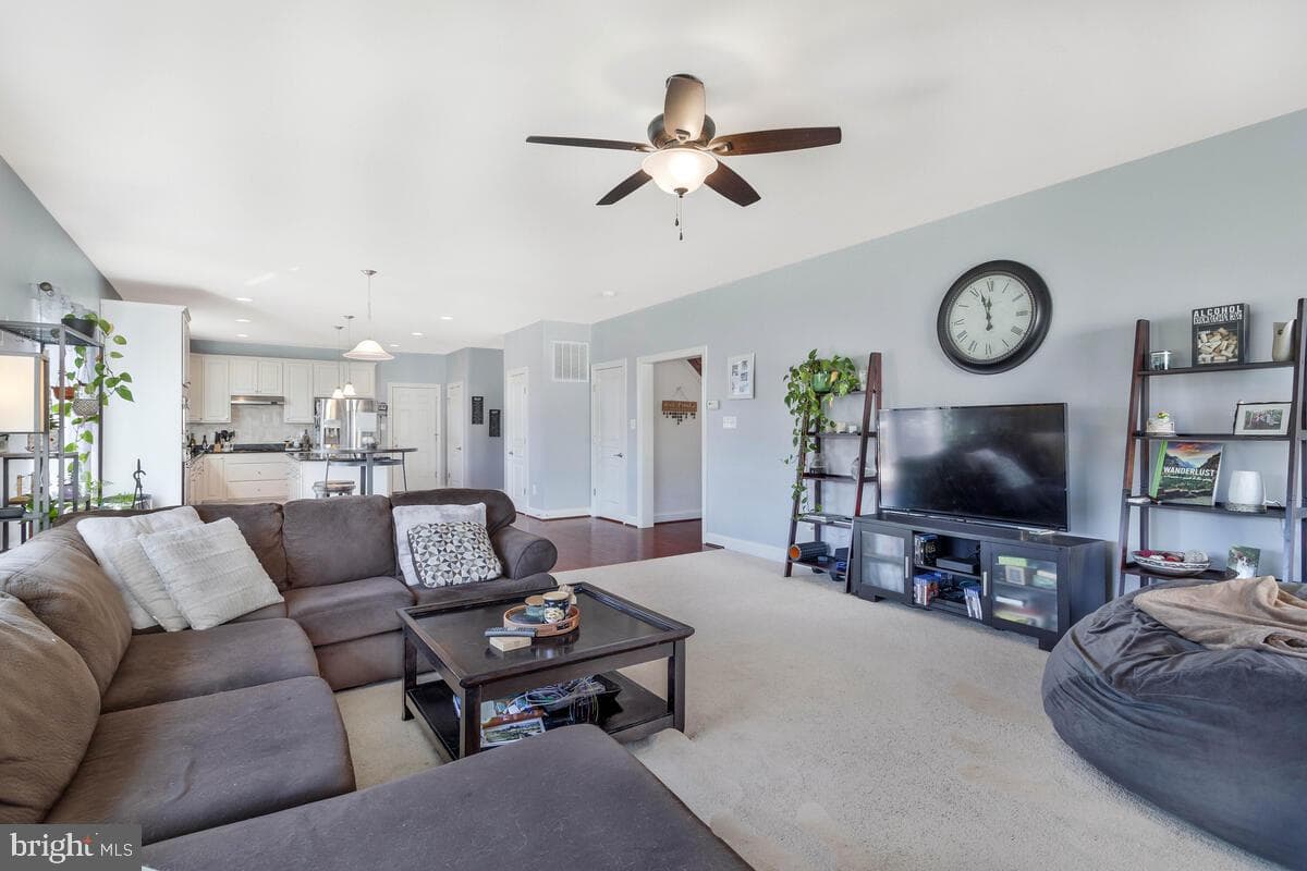981 Falls Pointe Way photo 17