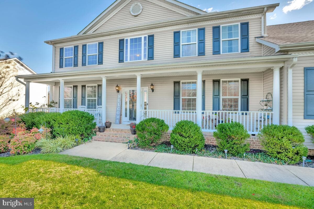 981 Falls Pointe Way photo 4