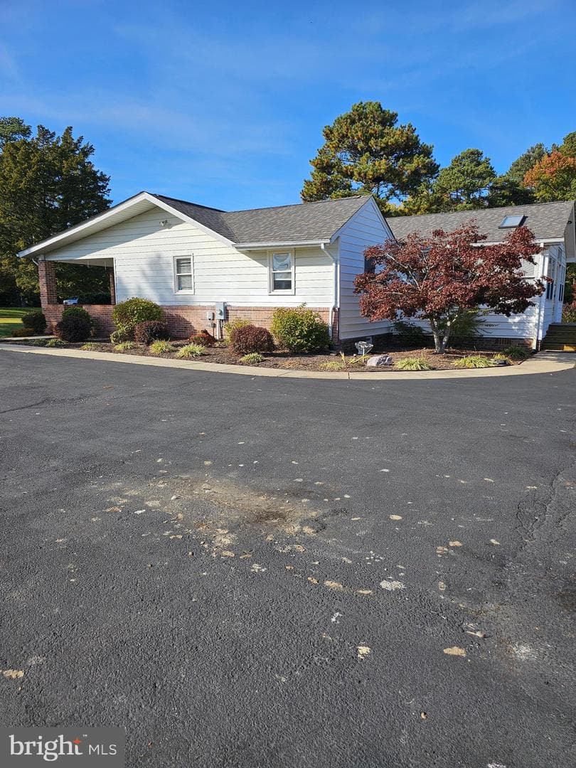 13870 Dowell Road photo 4
