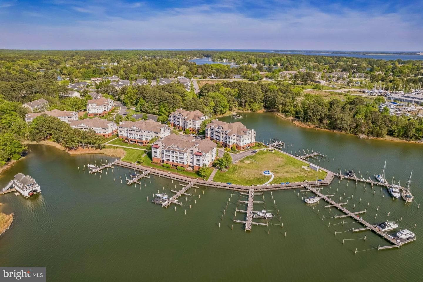 611 Oyster Bay Place #201 photo 38
