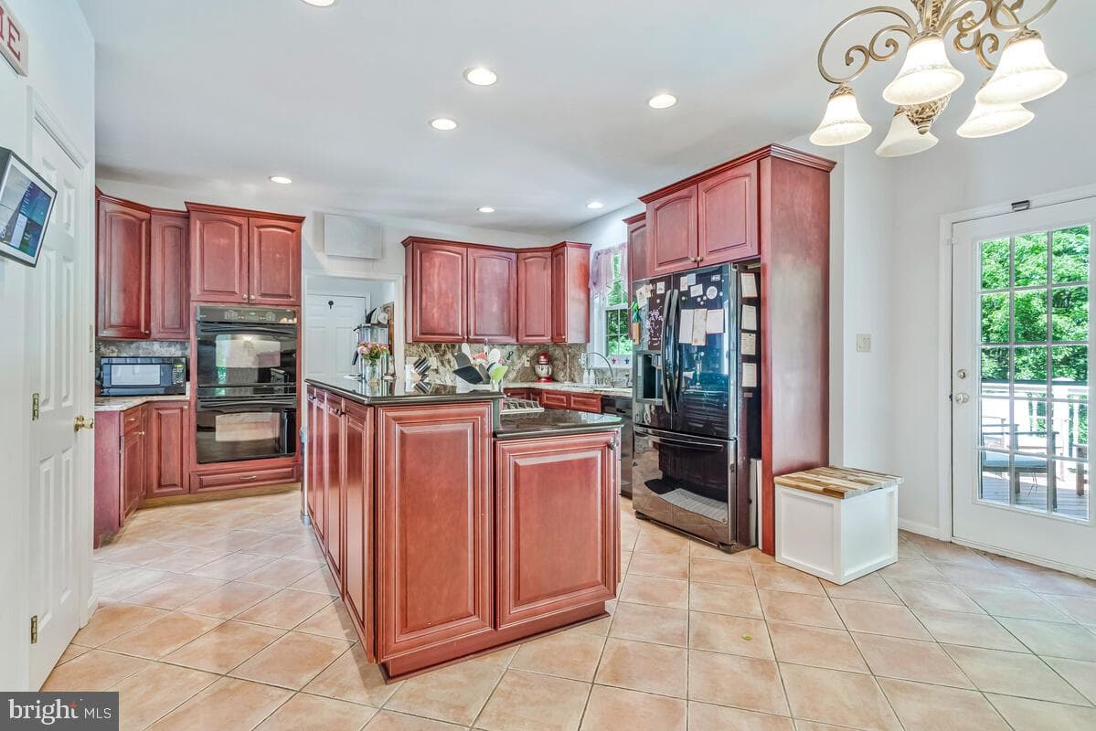 2015 Rosedale Lane photo 13