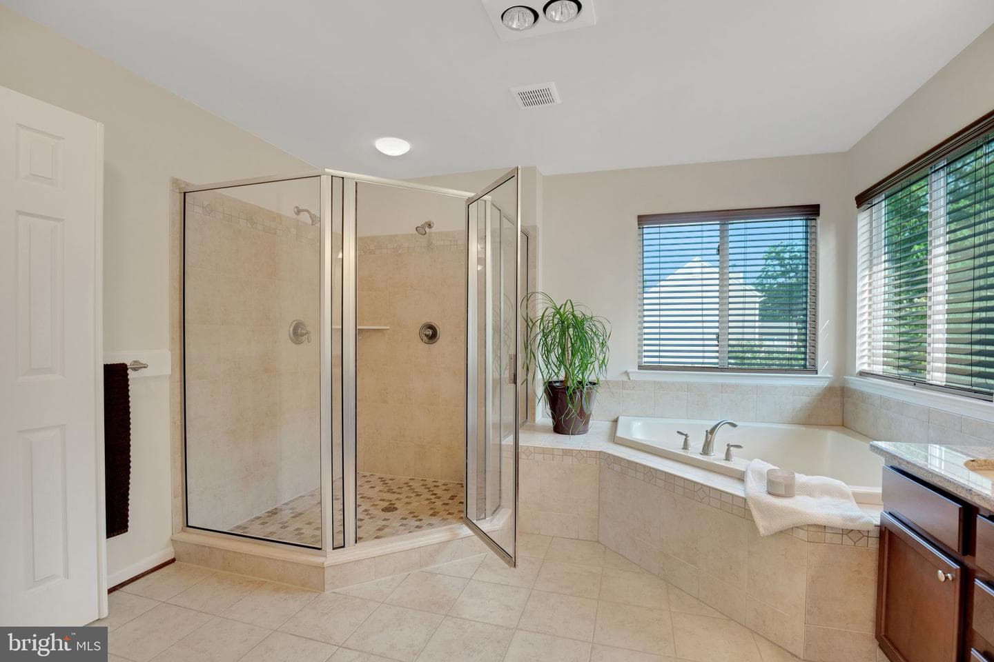 2058 Baythorne Road photo 24