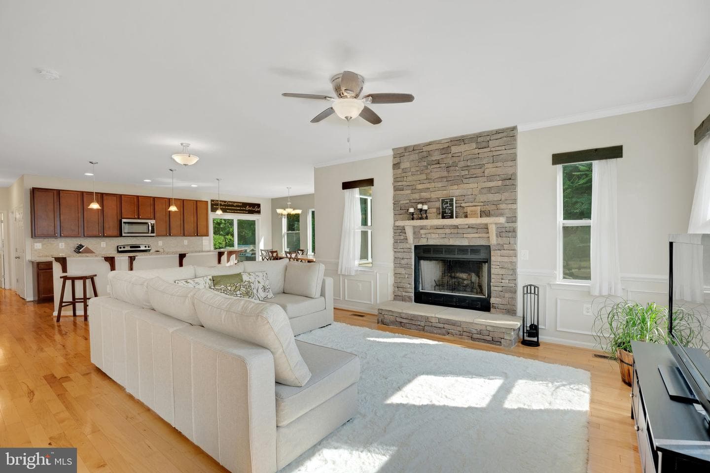 2058 Baythorne Road photo 8