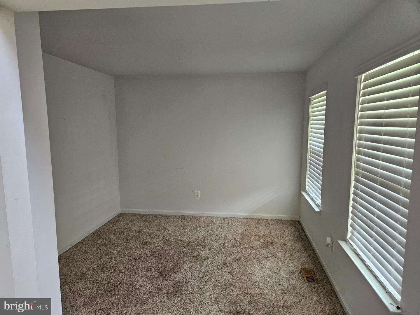 5320 Majesty Lane photo 8