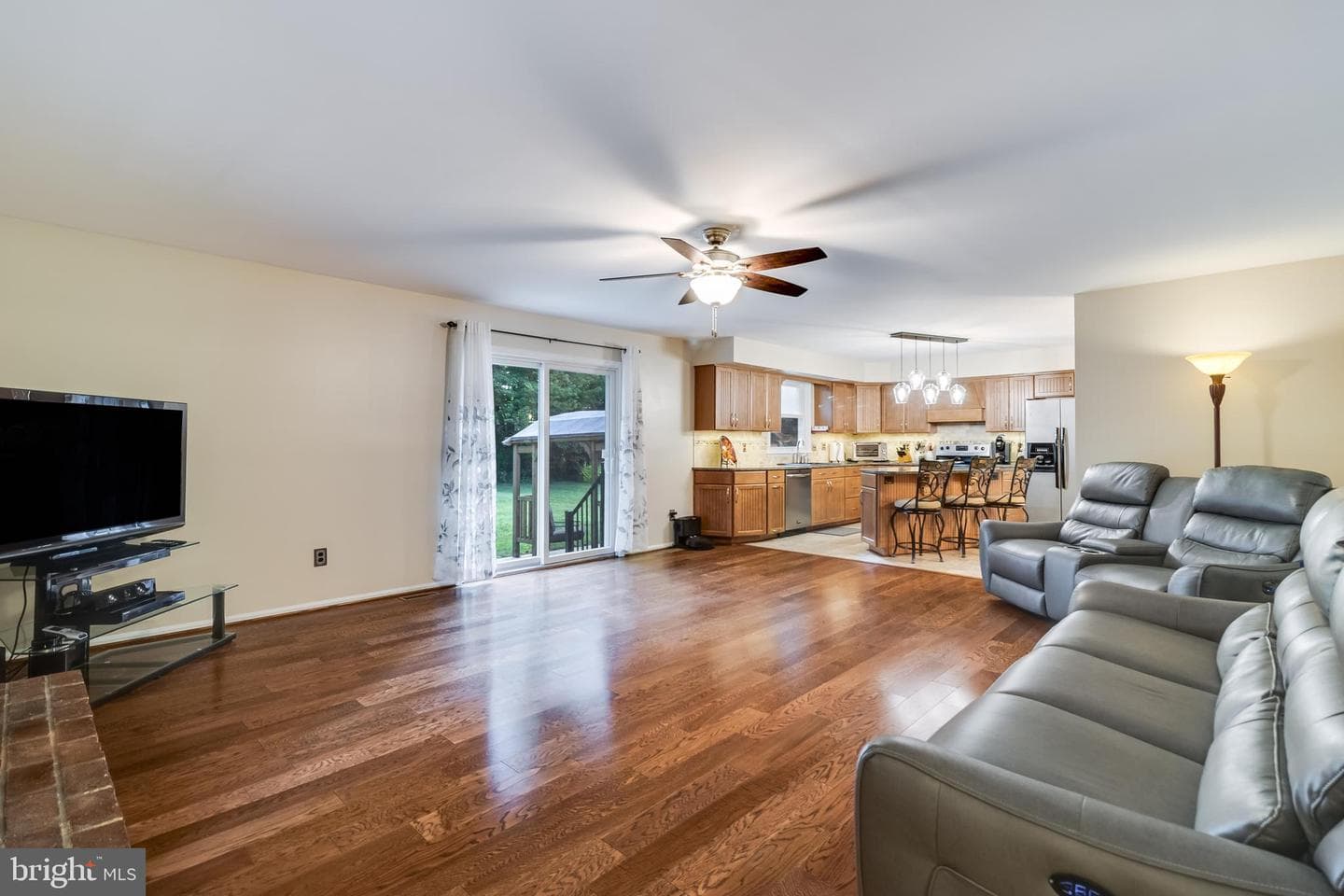11215 Maplewood Drive photo 19