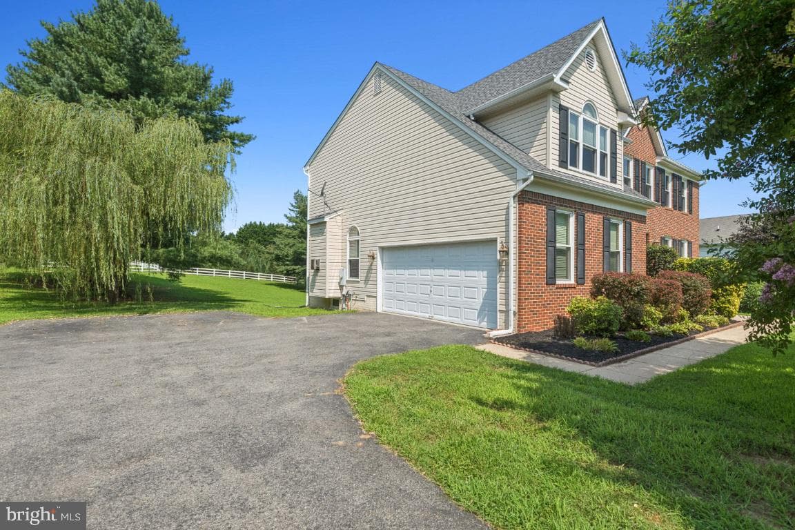 6518 Christmas Tree Lane photo 3