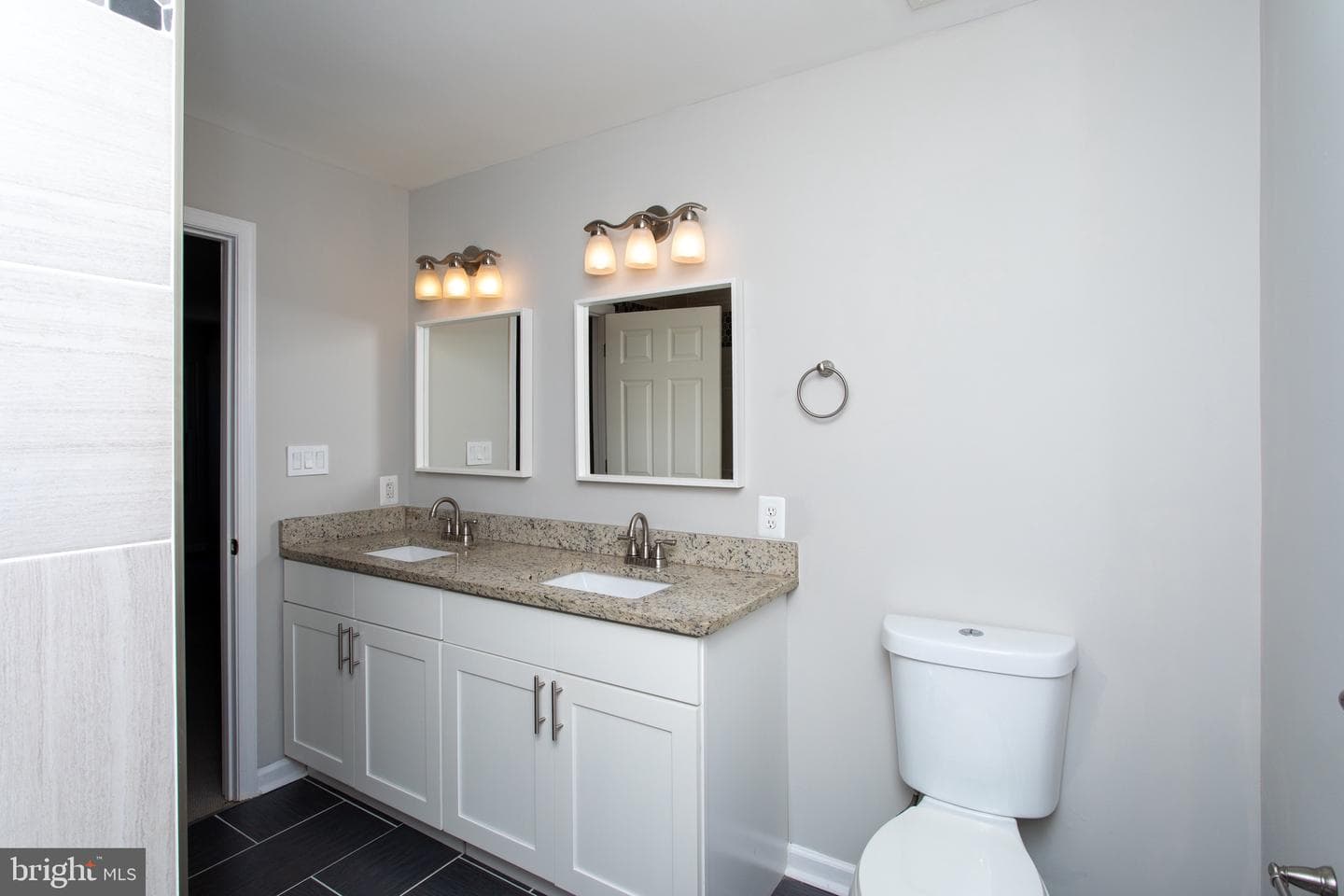 239 Newtown photo 14