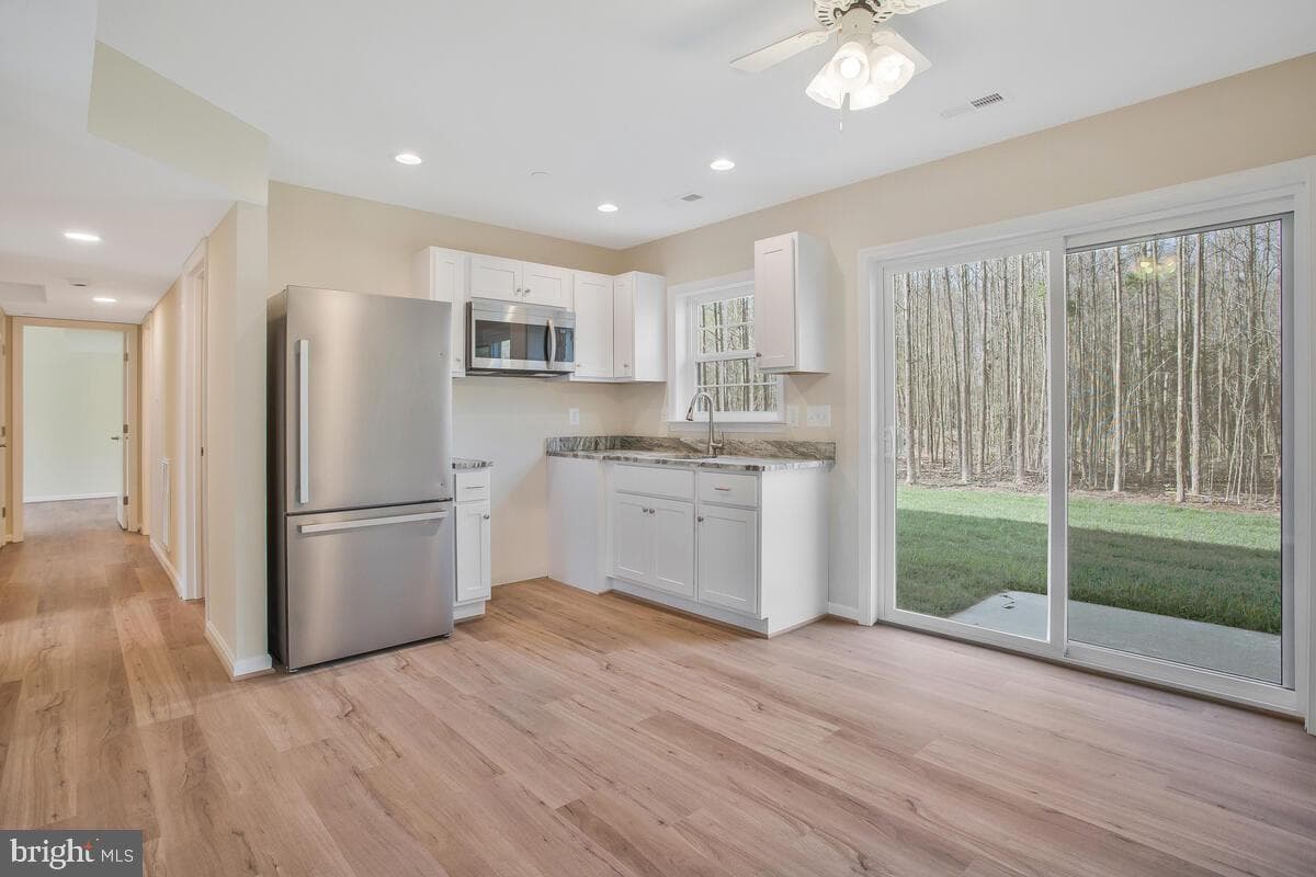 1160 Golden West Way photo 32