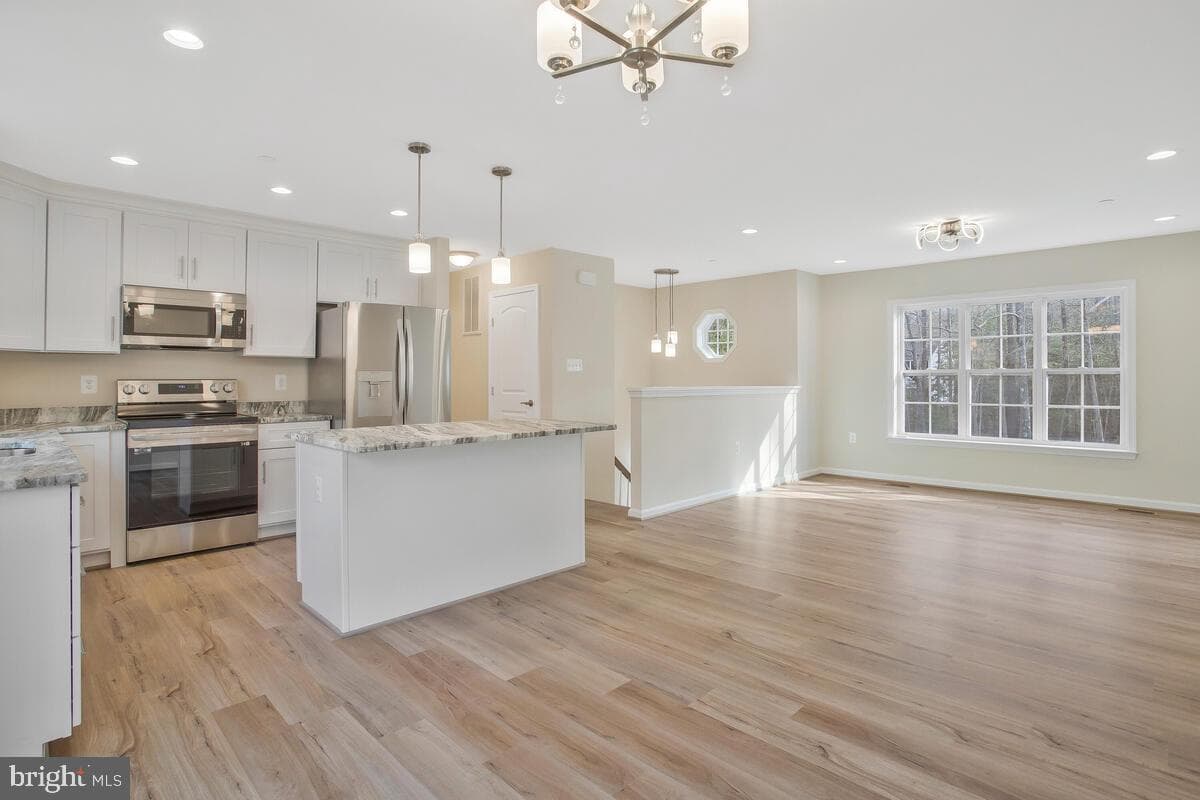1160 Golden West Way photo 9