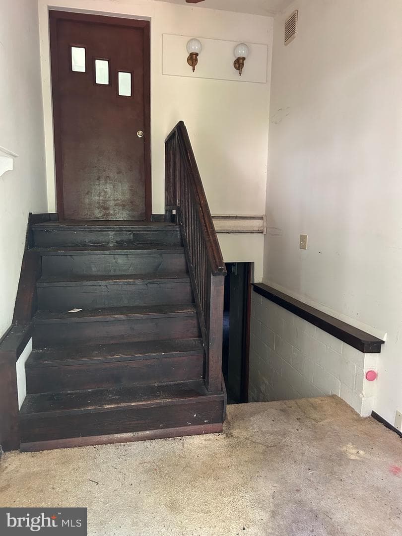 5150 Lenoir Drive photo 2