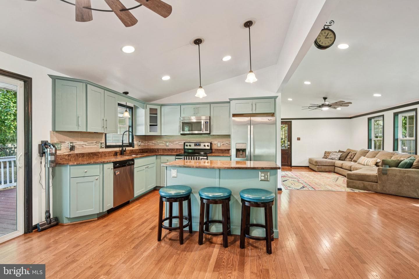 158 Thunderbird Drive photo 8