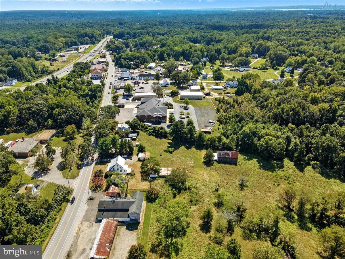 4090 Old Town Road photo 25