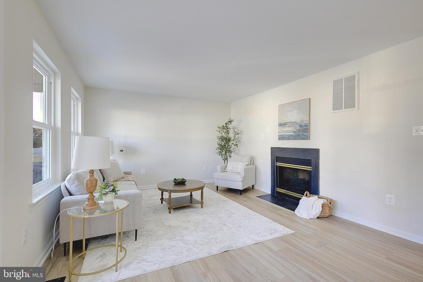 8714 C Street photo 10