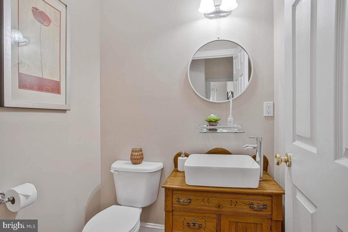 220 Sandhill Court photo 16