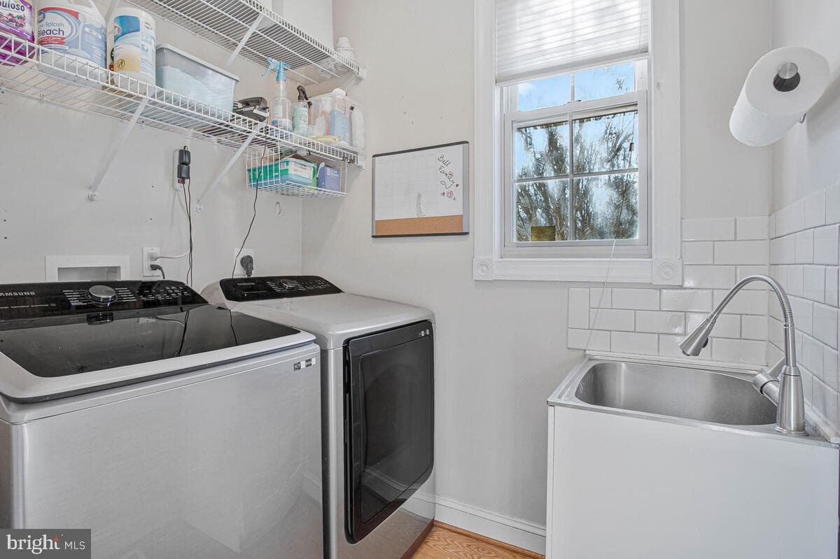 220 Sandhill Court photo 28