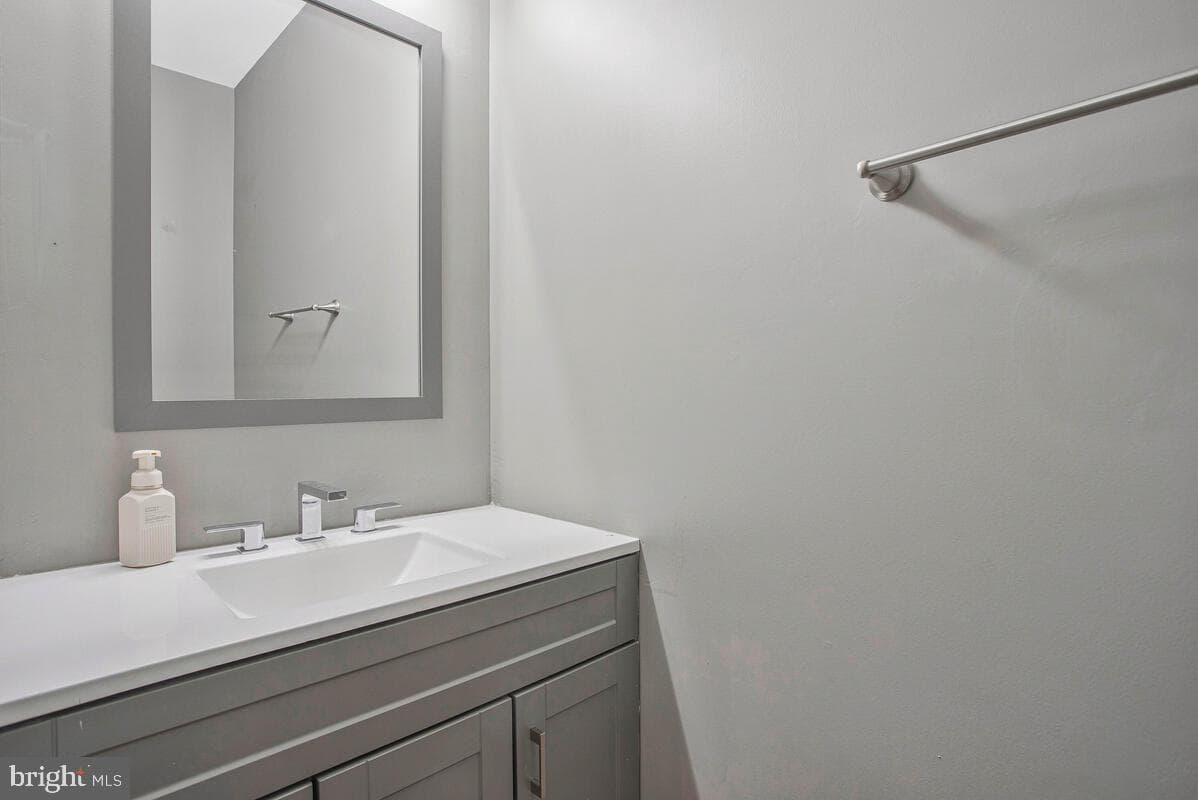 2775 Scientists Cliffs Road photo 29