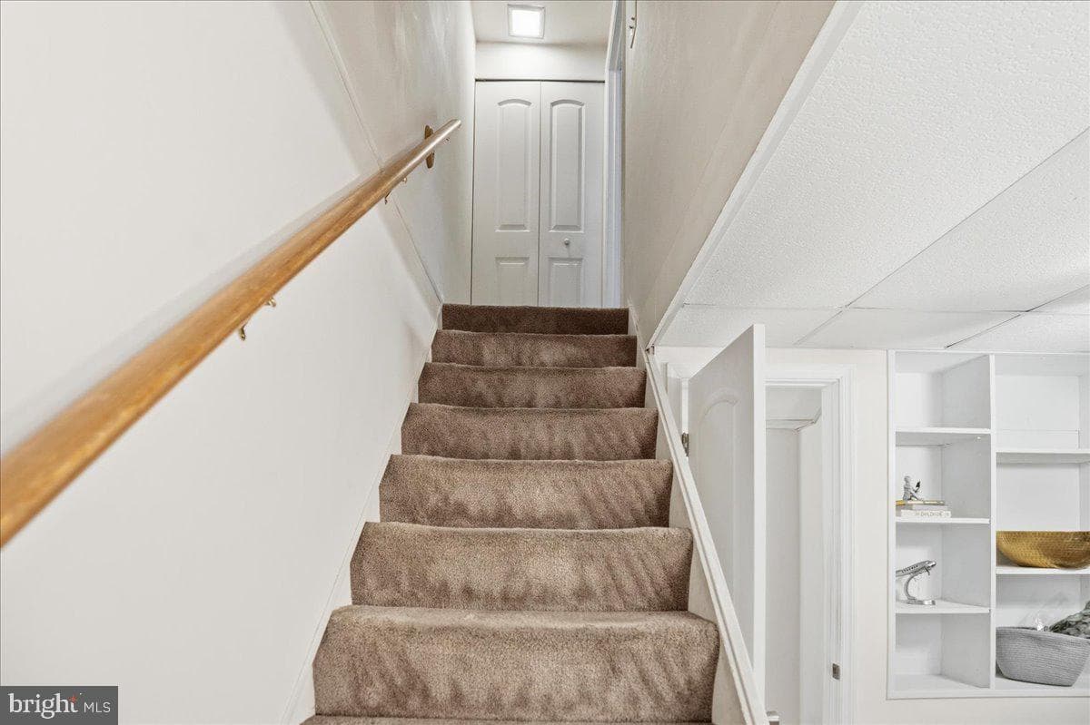 801 Calvert Towne Drive photo 24