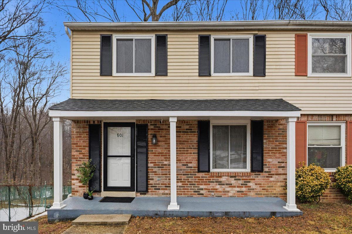 801 Calvert Towne Drive photo 3