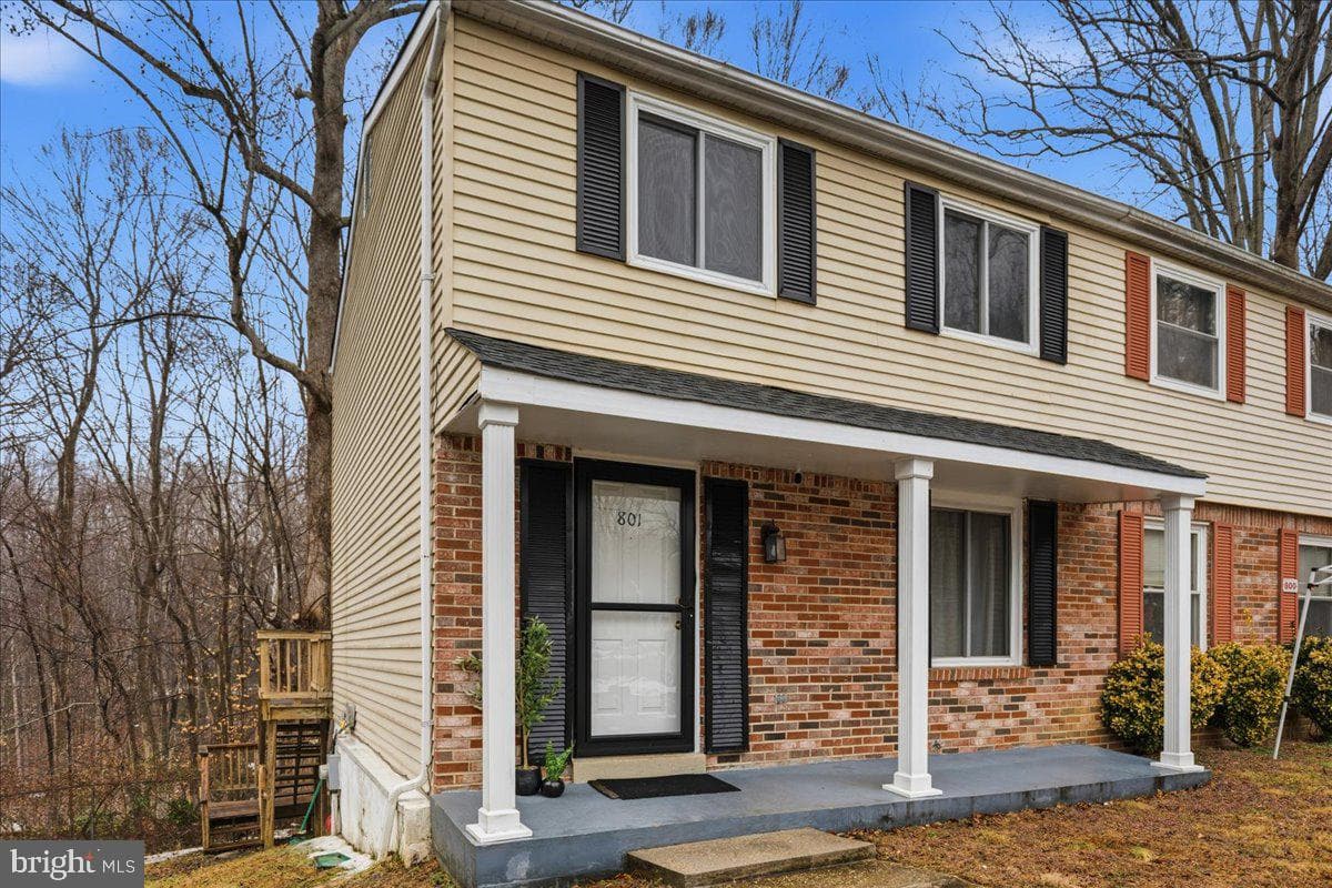 801 Calvert Towne Drive photo 4