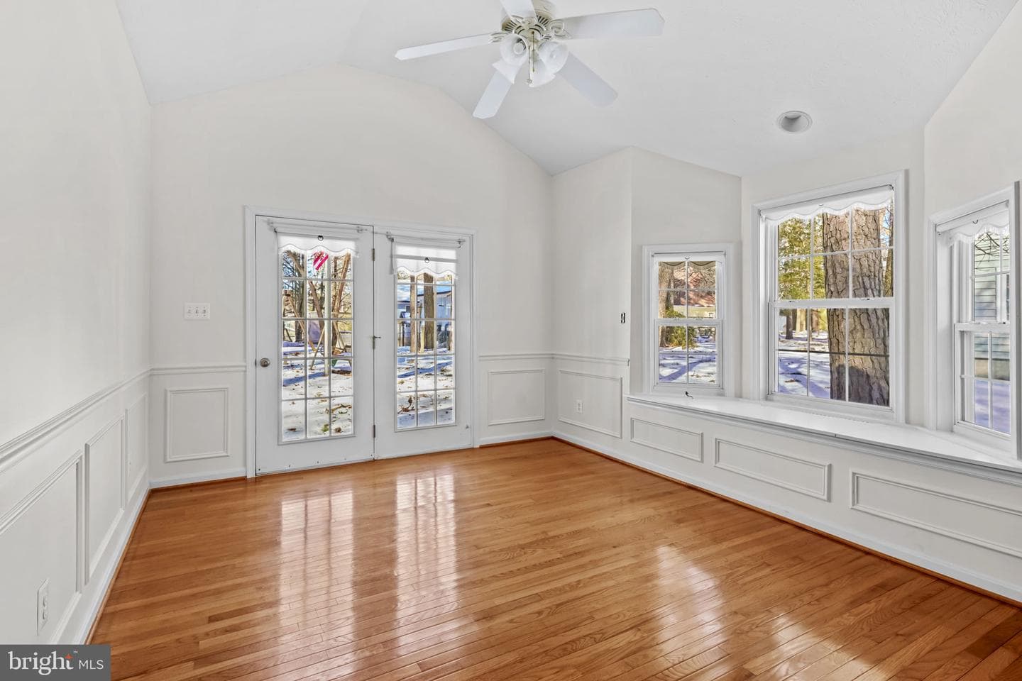 238 Leason Cove Drive photo 3