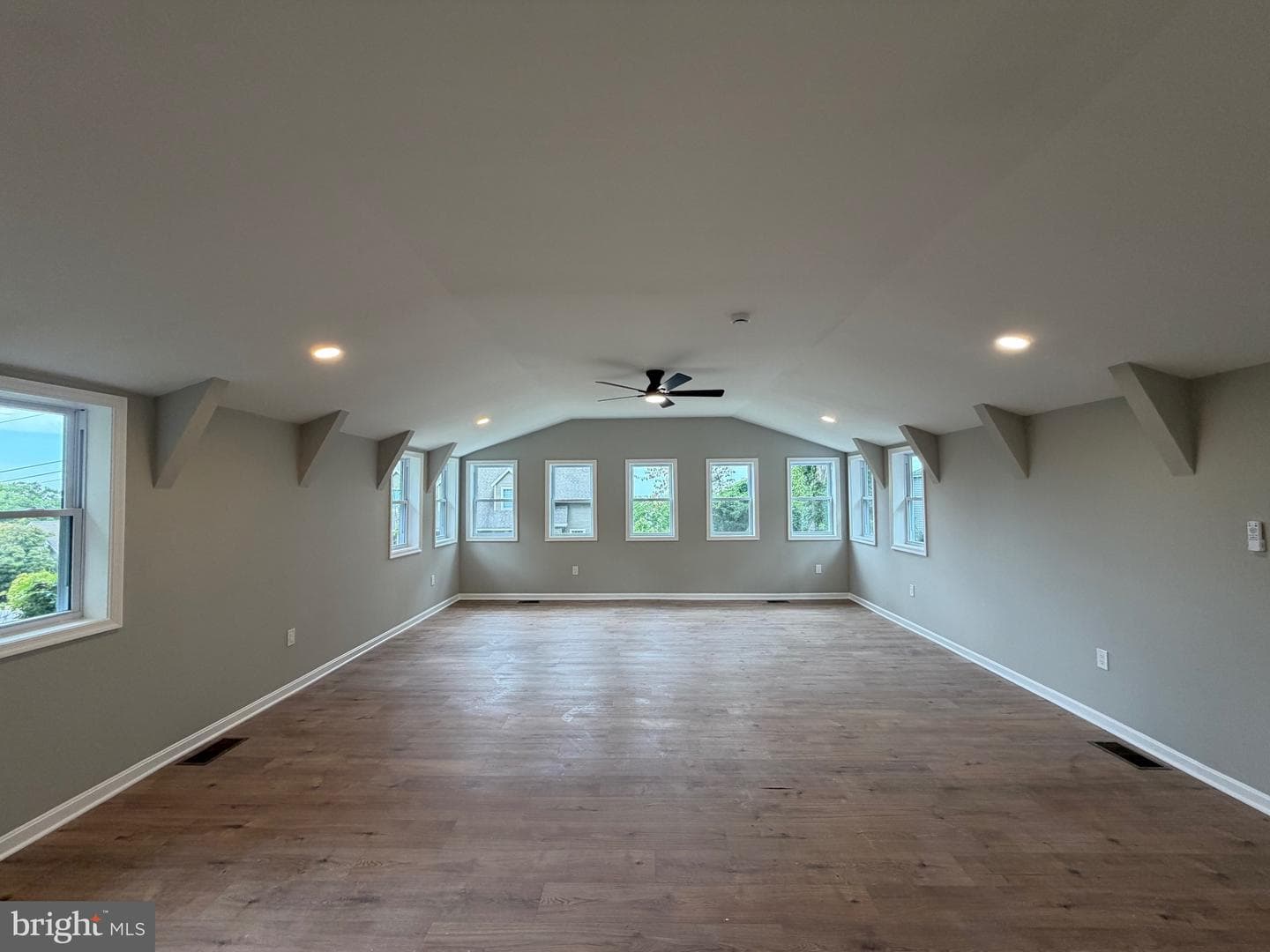 6045 Bayview Road photo 17