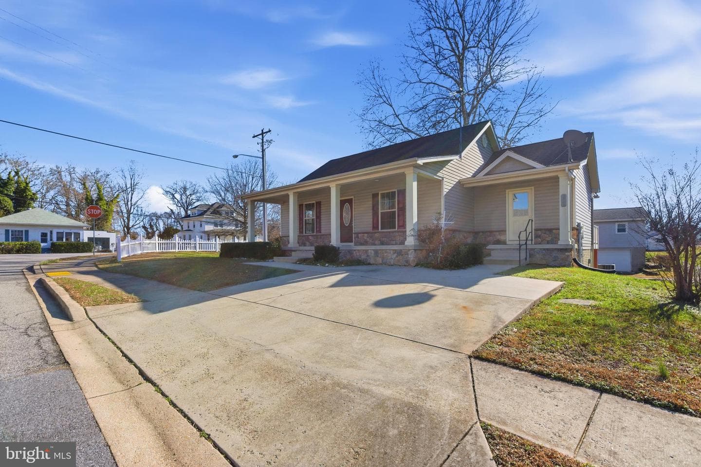 667 Hawk Hill Drive photo 1