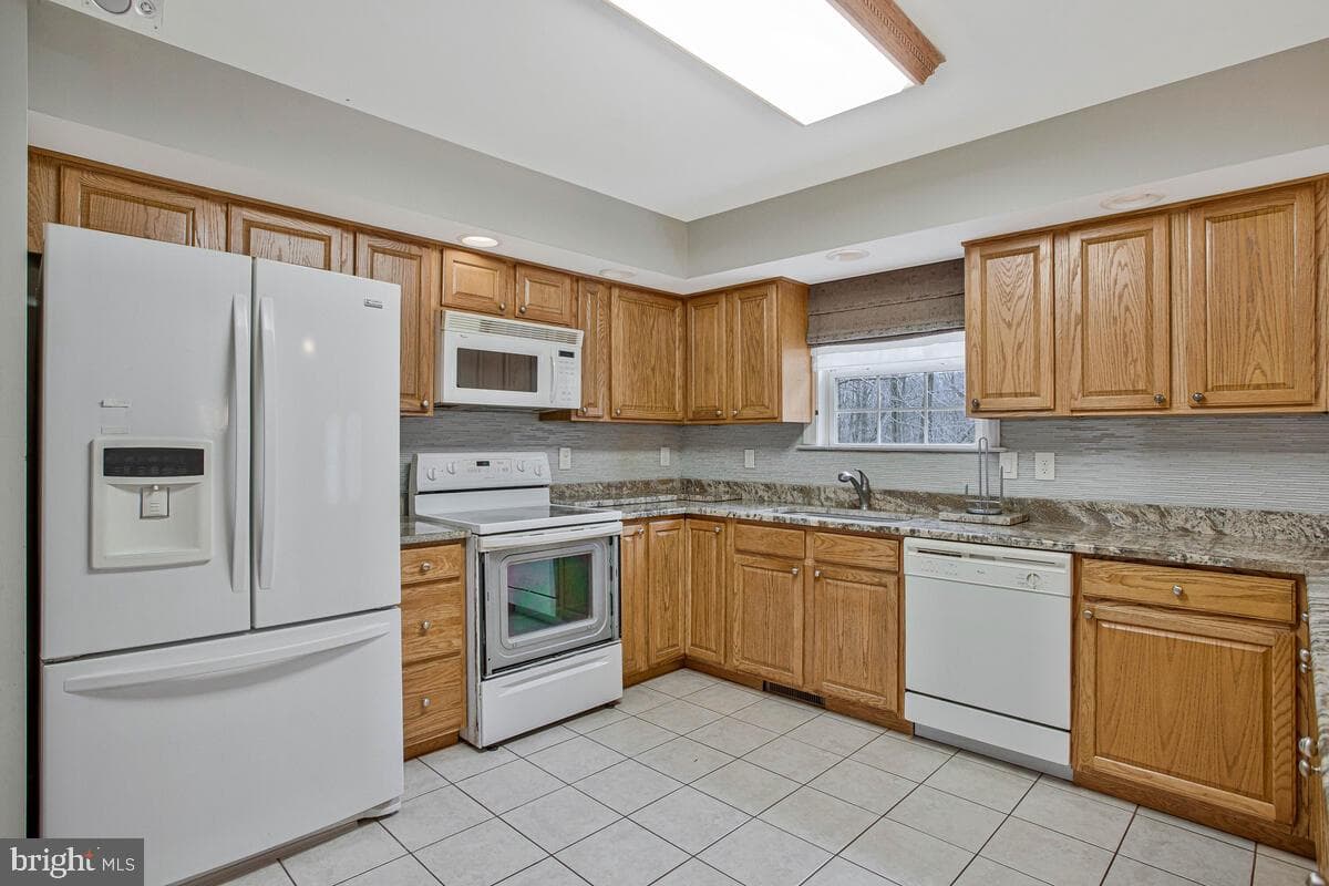 3260 Howard Drive photo 8