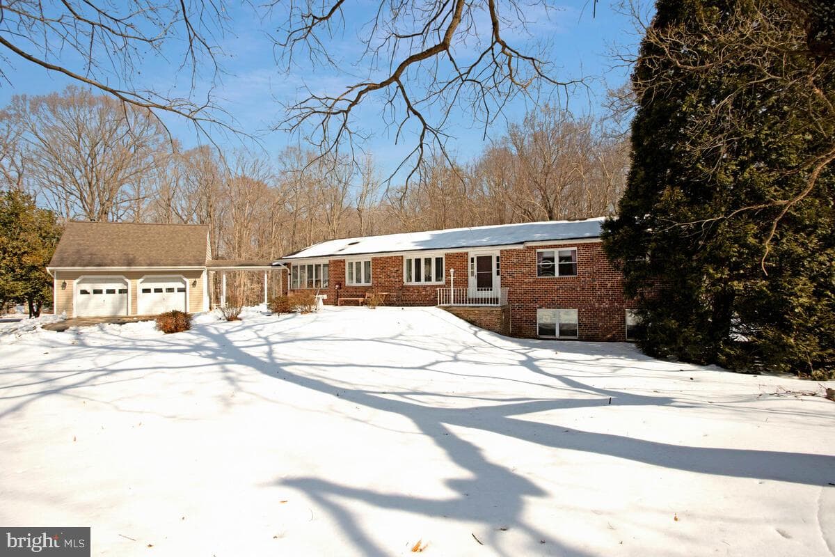 2451 Boxwood Place photo 4