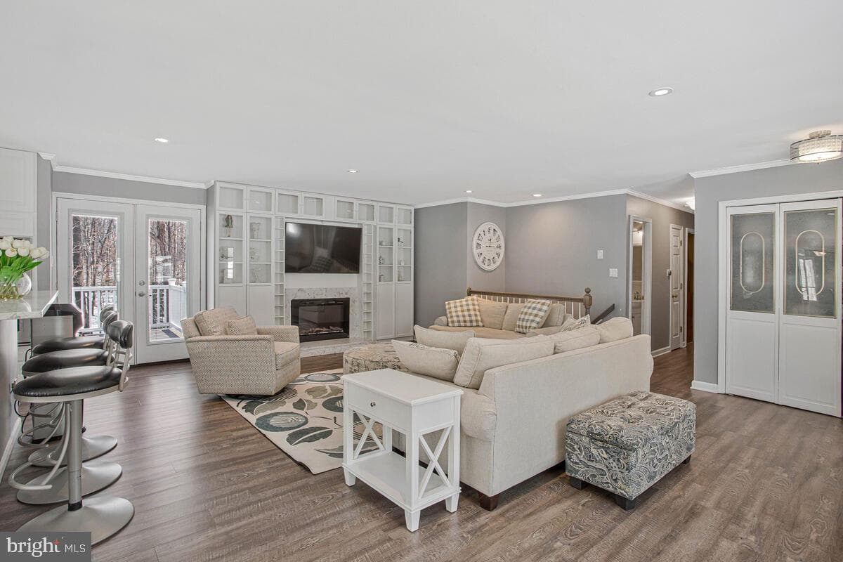 2451 Boxwood Place photo 9