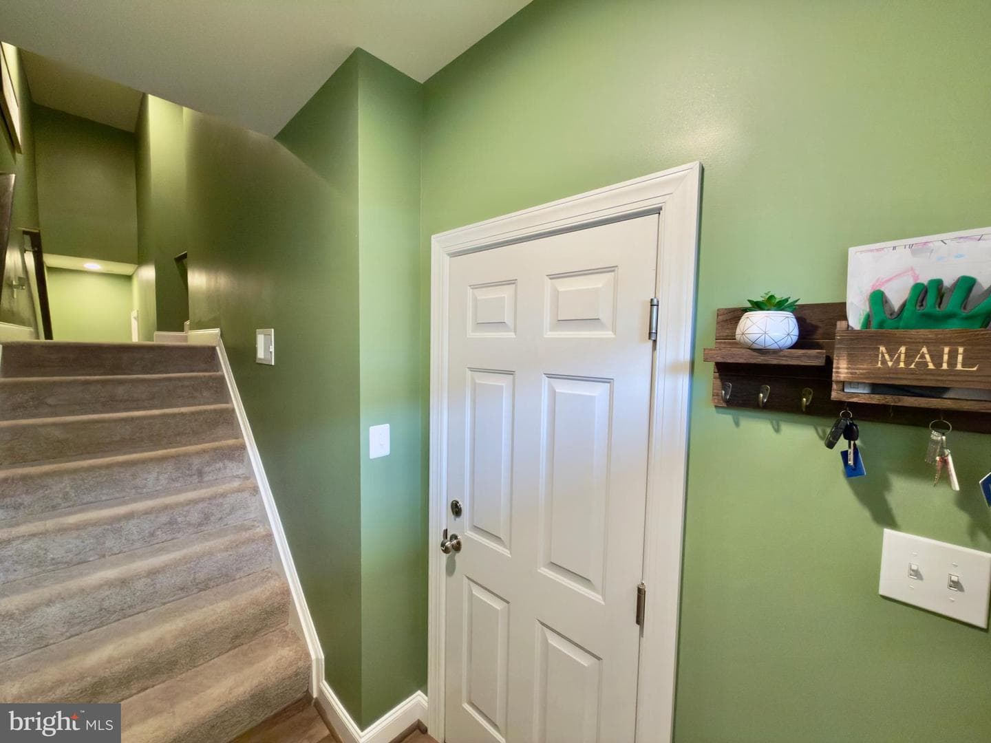 241 Sullivan Lane photo 4