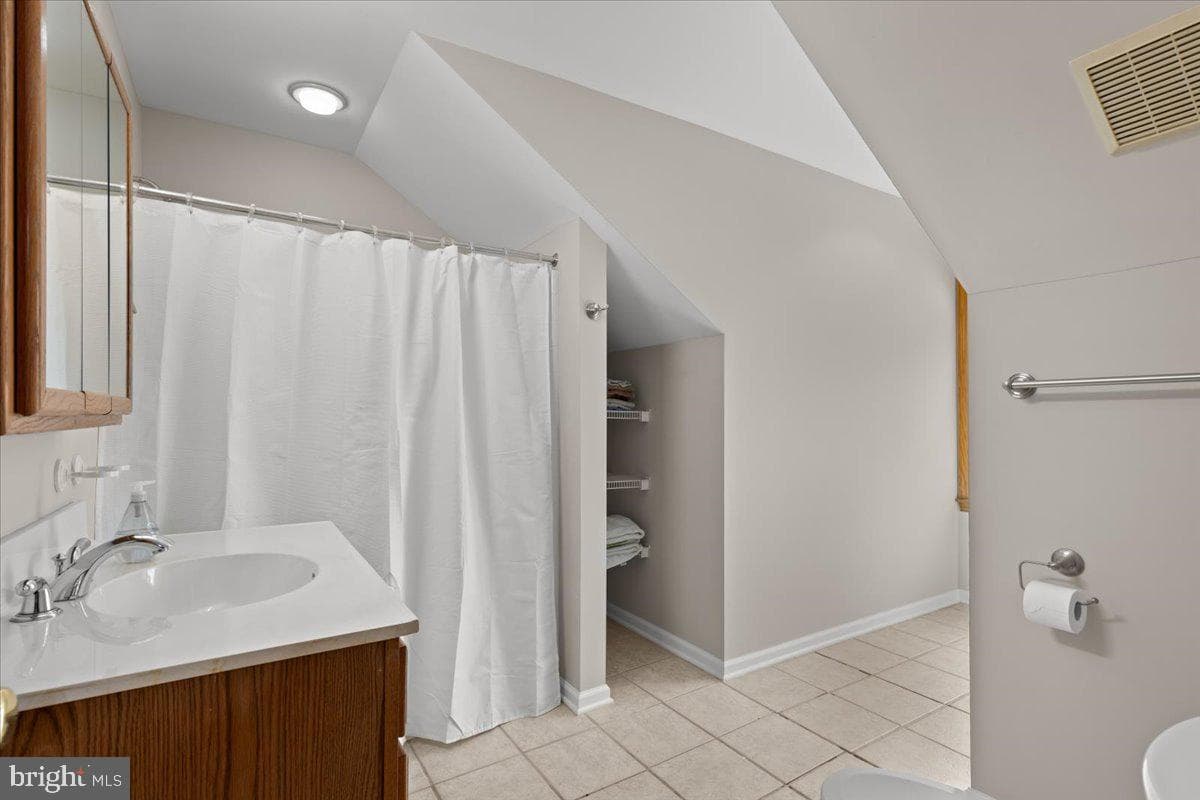 9345 Baker Street photo 51