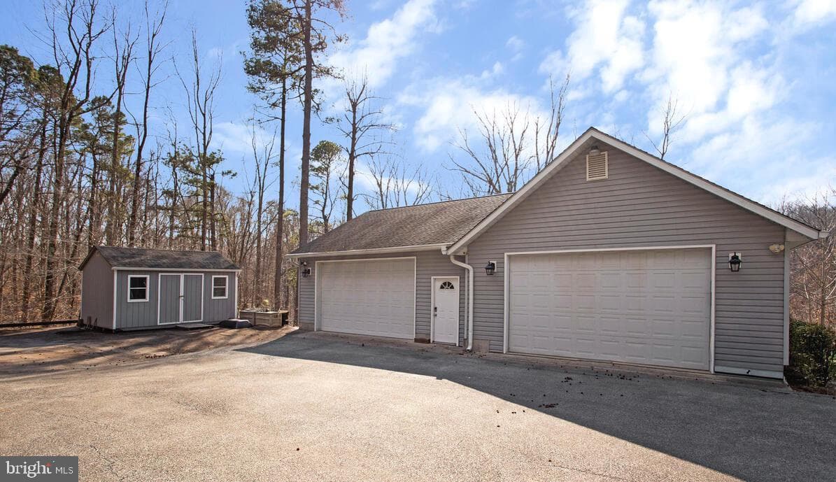 3420 Charing Court photo 3
