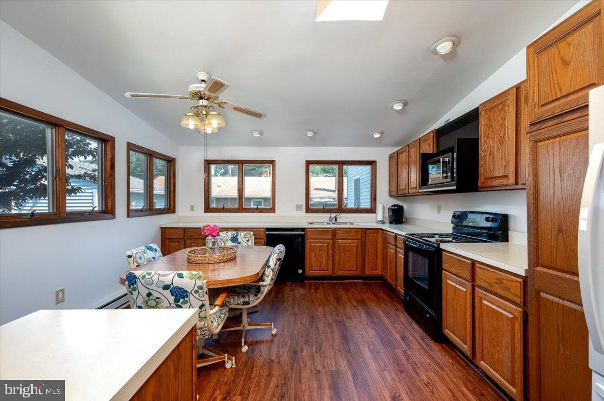 8236 Bayside Road photo 7