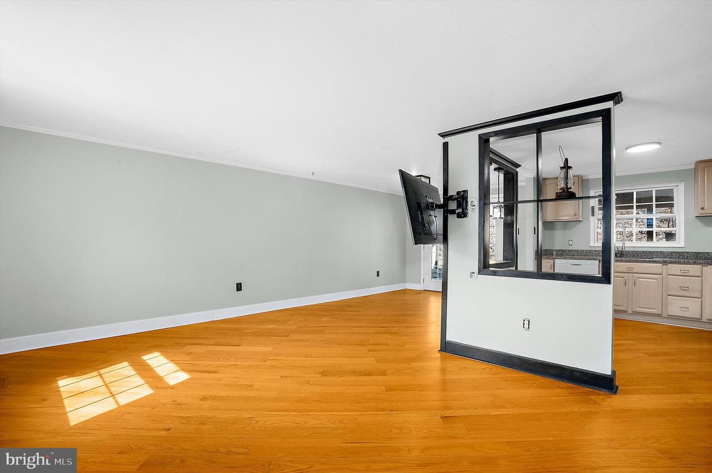 4358 Flora Avenue photo 8