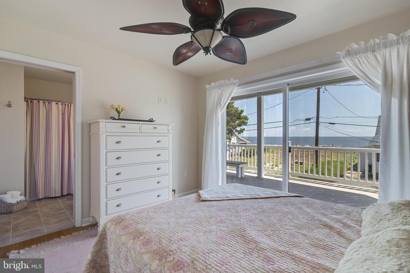2818 Beach Drive photo 34
