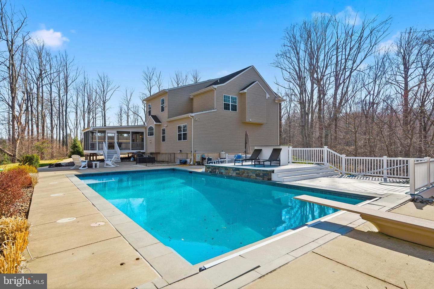 7030 Hunterleigh Drive photo 4