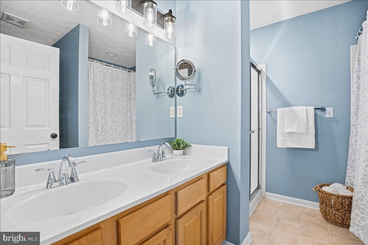 3456 Silverton Lane photo 28