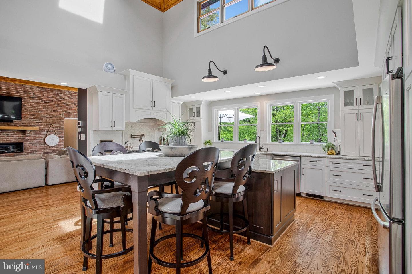7785 Swan Lane photo 10