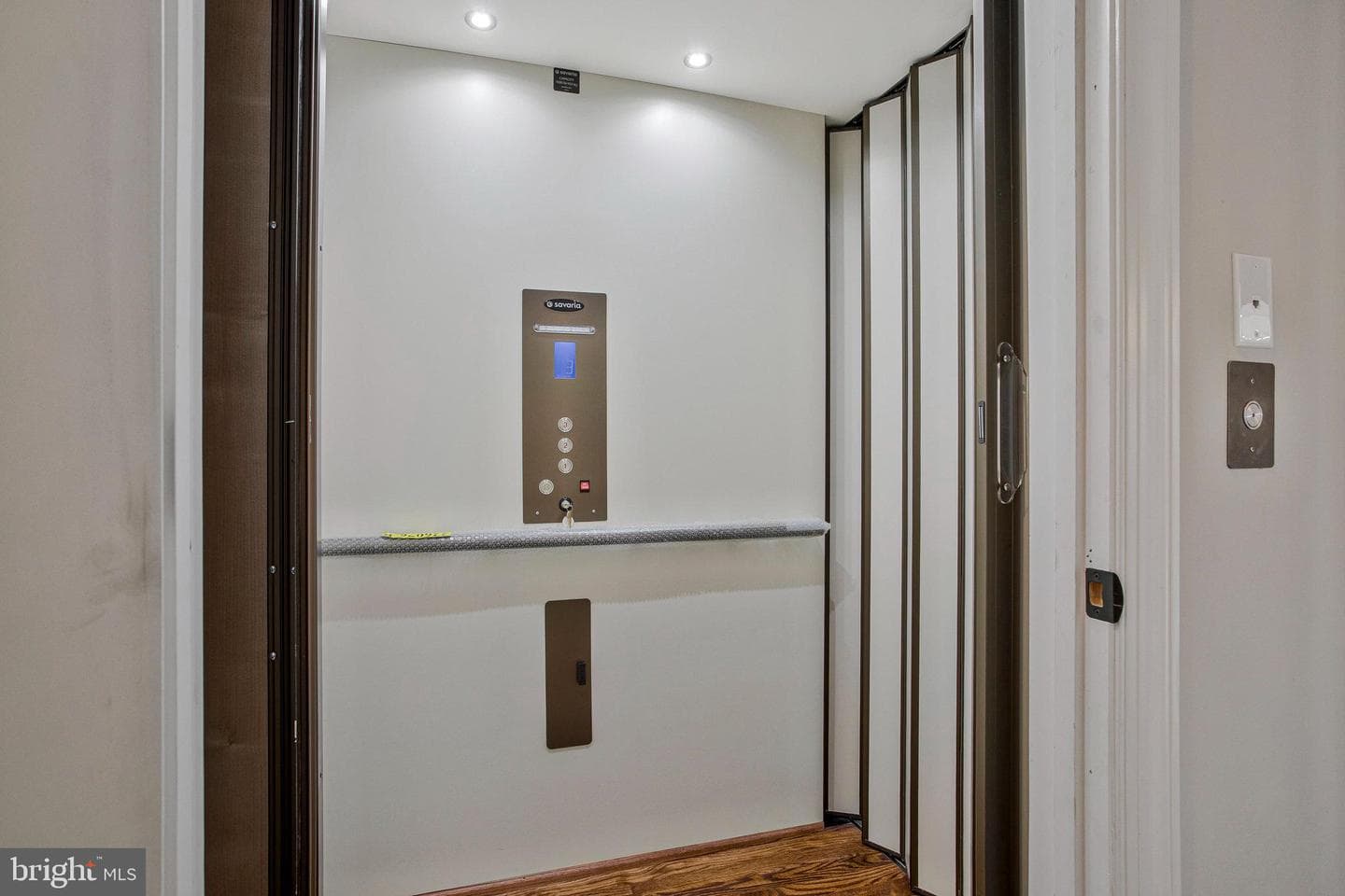 7785 Swan Lane photo 7