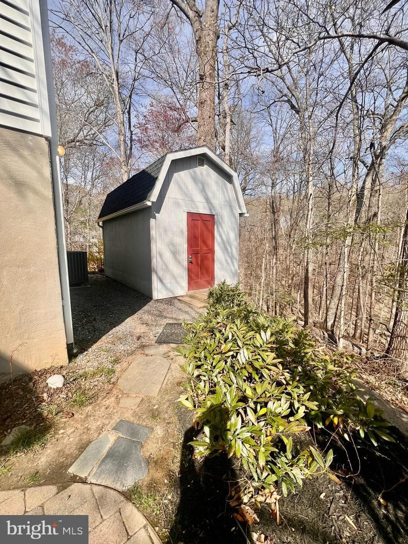 8200 Frances Lane photo 18
