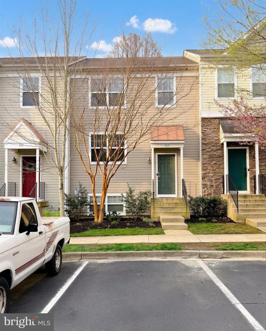339 English Oak Lane photo 2